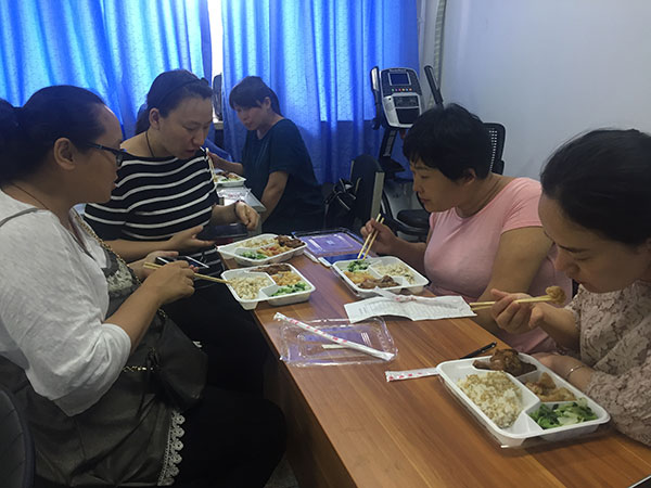 妇产科门诊产妇的营养配餐.jpg